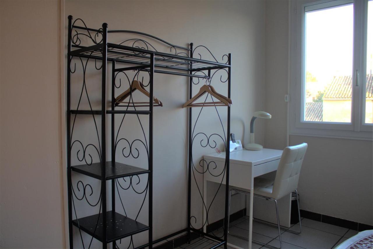 Logis Hotel Le Clement V Roquemaure  Ngoại thất bức ảnh