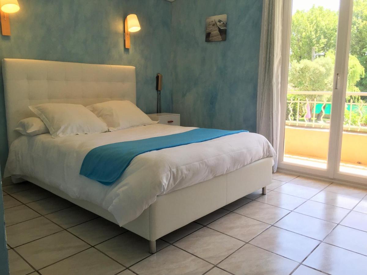 Logis Hotel Le Clement V Roquemaure  Ngoại thất bức ảnh