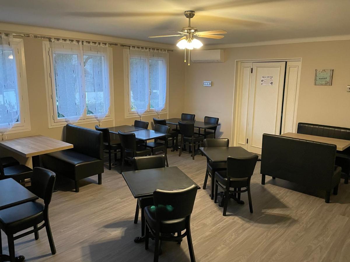 Logis Hotel Le Clement V Roquemaure  Ngoại thất bức ảnh