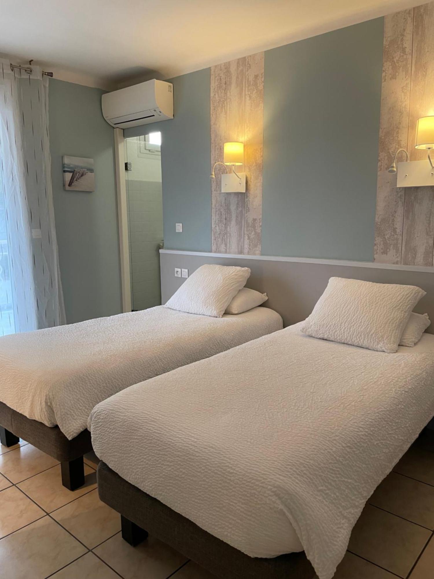 Logis Hotel Le Clement V Roquemaure  Ngoại thất bức ảnh