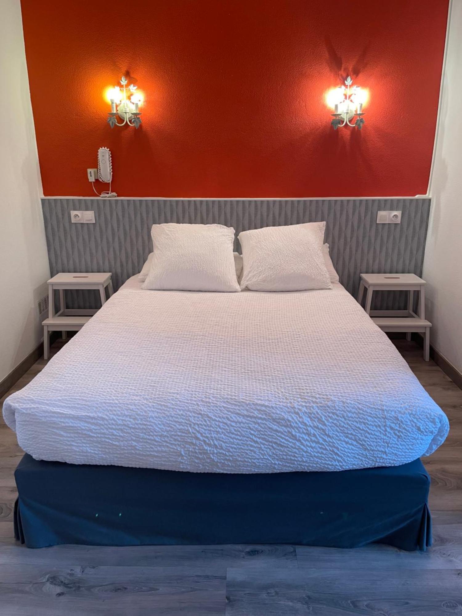 Logis Hotel Le Clement V Roquemaure  Ngoại thất bức ảnh