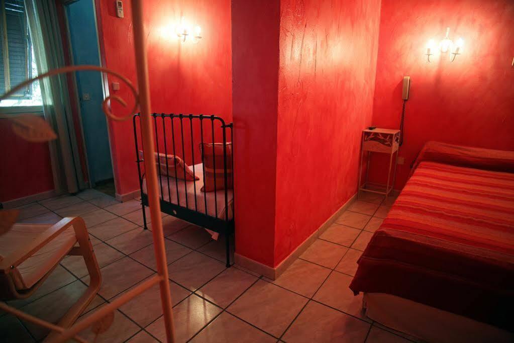 Logis Hotel Le Clement V Roquemaure  Ngoại thất bức ảnh