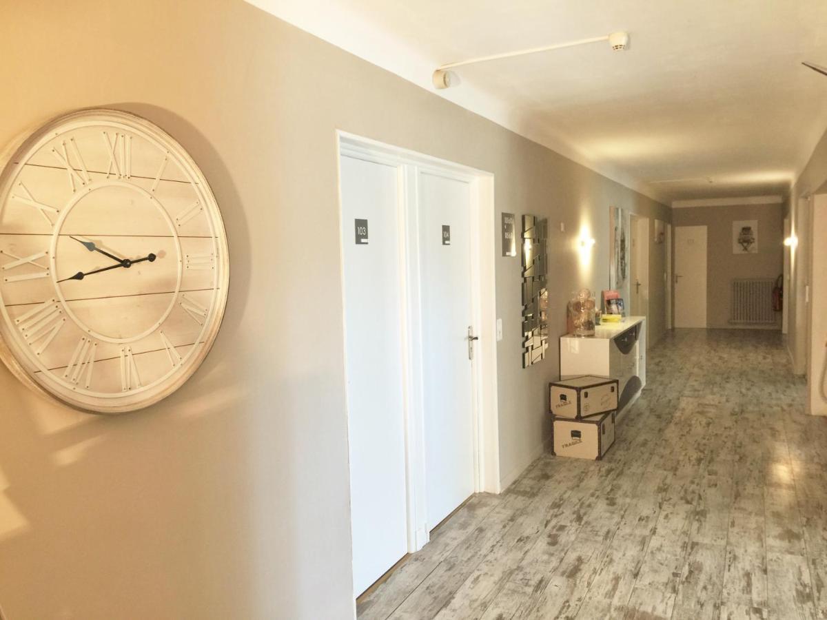 Logis Hotel Le Clement V Roquemaure  Ngoại thất bức ảnh